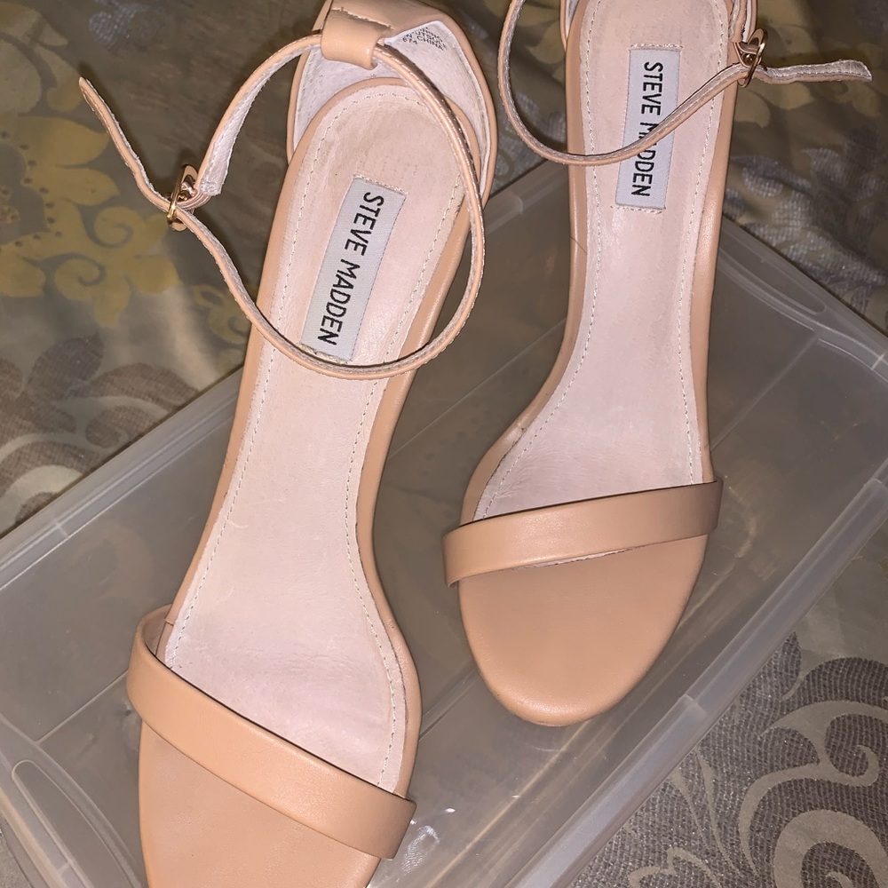 Steve Madden Nude Heels